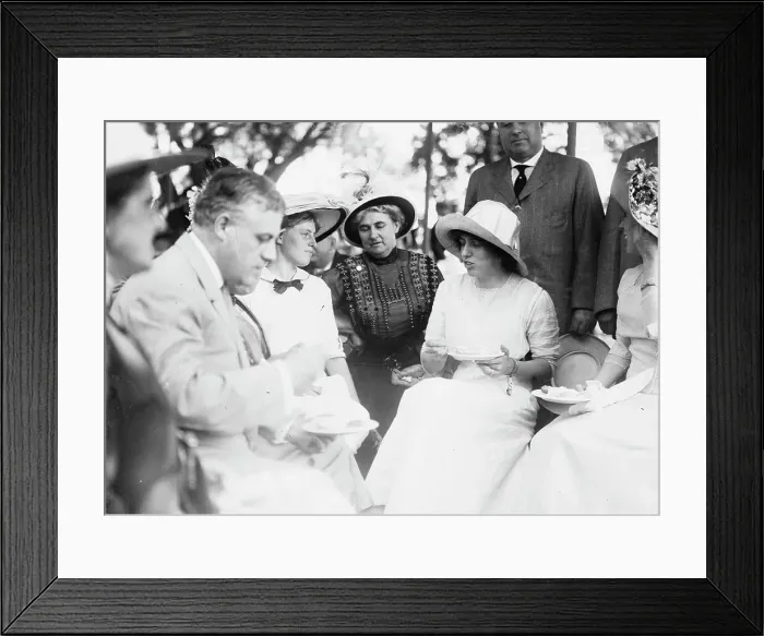 Framed Print : Eleanor Wilson, daughter of Woodrow Wilson, with her sister Jessie and others, c1914. Creator: Bain News Service Framed Print : Eleanor Wilson, daughter of Woodrow Wilson, with her sister Jessie and others, c1914. Creator: Bain News Service