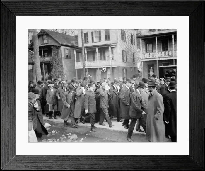 Framed Print : Gunmen arriving at Sing Sing, Whitey Lewis, 1912. Creator: Bain News Service Framed Print : Gunmen arriving at Sing Sing, Whitey Lewis, 1912. Creator: Bain News Service
