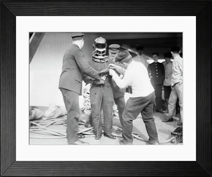 Framed Print : On KAISER WILHELM II - Buttoning up a fire-fighter, between c1910 and c1915. Creator: Bain News Service Framed Print : On KAISER WILHELM II - Buttoning up a fire-fighter, between c1910 and c1915. Creator: Bain News Service