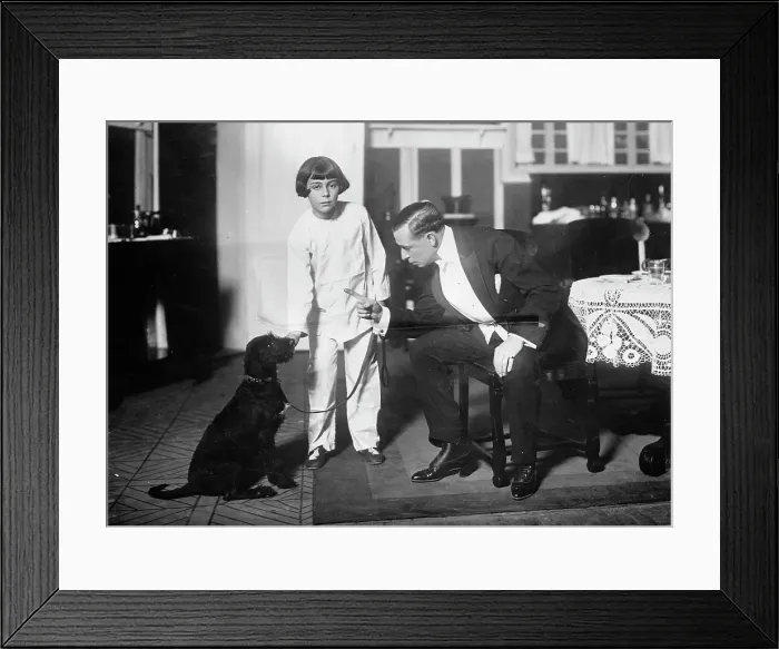 Framed Print : Willie Collier and son, between c1910 and c1915. Creator: Bain News Service Framed Print : Willie Collier and son, between c1910 and c1915. Creator: Bain News Service