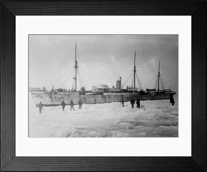 Framed Print : MINIA, between c1910 and c1915. Creator: Bain News Service Framed Print : MINIA, between c1910 and c1915. Creator: Bain News Service