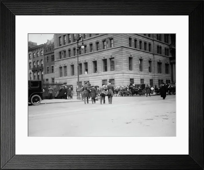 Framed Print : Morgan funeral - newspaper photographers arrested in Stuyvesant Sq. 1913. Creator: Bain News Service