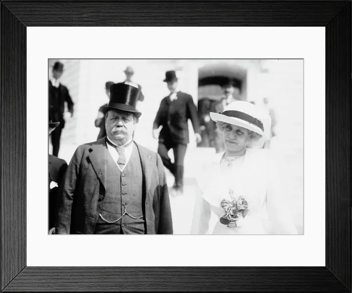Framed Print : Sir George & Lady Reid, between c1910 and c1915. Creator: Bain News Service Framed Print : Sir George & Lady Reid, between c1910 and c1915. Creator: Bain News Service