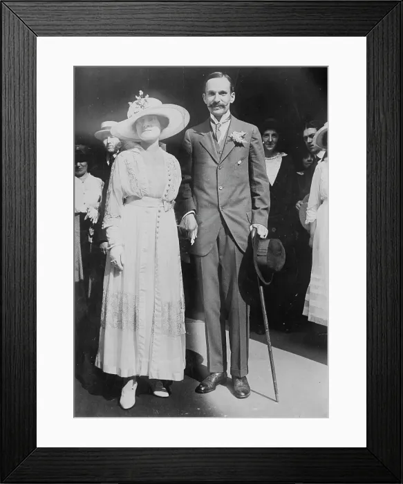 Framed Print : Kingdon Gould & wife, between c1915 and c1920. Creator: Bain News Service Framed Print : Kingdon Gould & wife, between c1915 and c1920. Creator: Bain News Service