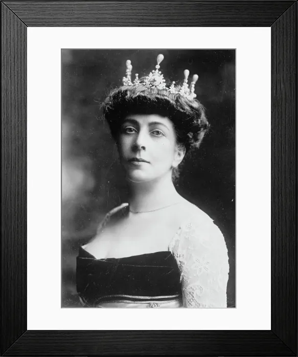 Framed Print : Mrs. Geo. Cornwallis West, 1913. Creator: Bain News Service Framed Print : Mrs. Geo. Cornwallis West, 1913. Creator: Bain News Service
