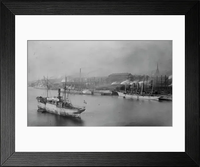 Framed Print : Armstrong gun works, Newcastle [docks], 1915. Creator: Bain News Service
