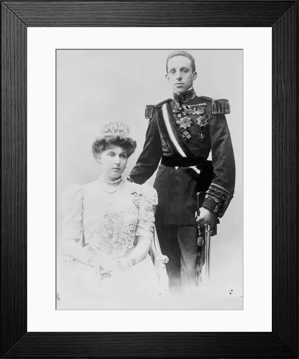 Framed Print : King and Queen of Spain, 1910. Creator: Bain News Service Framed Print : King and Queen of Spain, 1910. Creator: Bain News Service