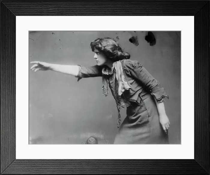 Framed Print : Gertrude Elliott posing with arm outstretched, 1910. Creator: Bain News Service Framed Print : Gertrude Elliott posing with arm outstretched, 1910. Creator: Bain News Service