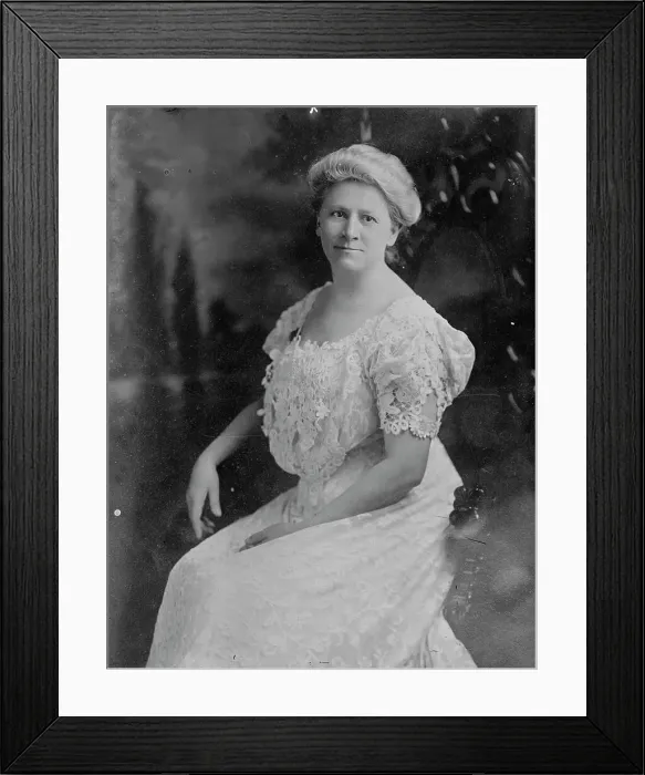 Framed Print : Mrs. Robt. Gamble seated, 1910. Creator: Bain News Service Framed Print : Mrs. Robt. Gamble seated, 1910. Creator: Bain News Service