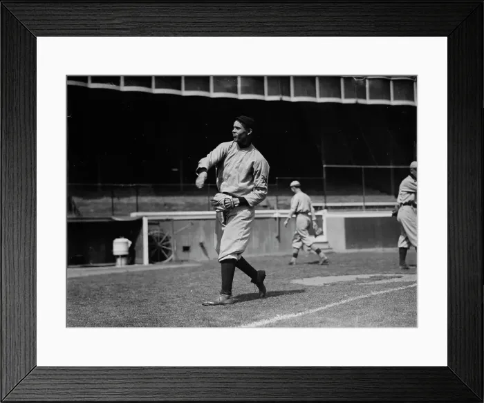 Framed Print : Walt Dickson, New York NL, wearing 1909 road uniform (baseball), 1910. Creator: Bain News Service Framed Print : Walt Dickson, New York NL, wearing 1909 road uniform (baseball), 1910. Creator: Bain News Service