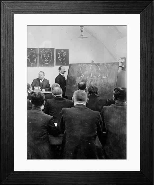 Framed Print : Portrait Parle Class, Paris, between c1910 and c1915. Creator: Bain News Service Framed Print : Portrait Parle Class, Paris, between c1910 and c1915. Creator: Bain News Service