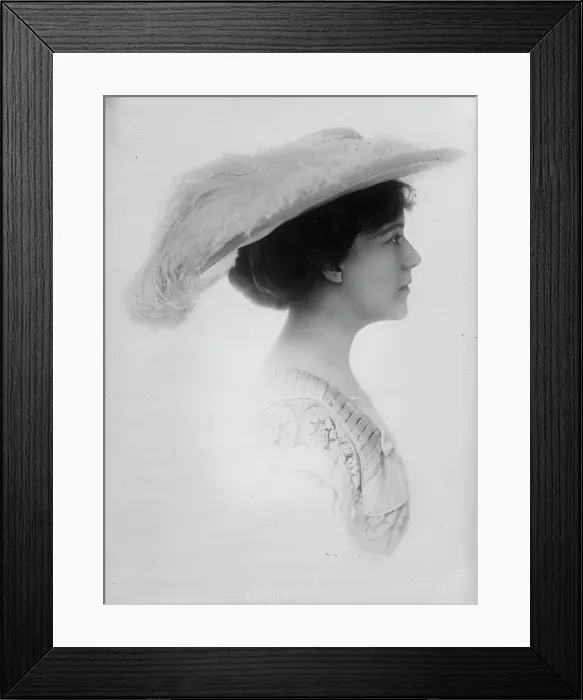 Framed Print : Ida Conquest, 1910. Creator: Bain News Service Framed Print : Ida Conquest, 1910. Creator: Bain News Service