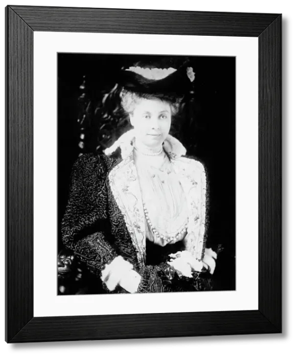 Framed Print : Mrs. C.M. Depew seated, 1911. Creator: Bain News Service Framed Print : Mrs. C.M. Depew seated, 1911. Creator: Bain News Service