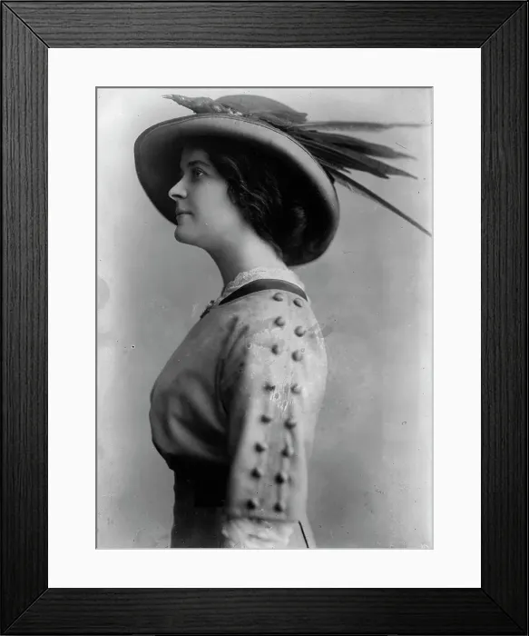 Framed Print : Edith Lyle, 1910. Creator: Bain News Service Framed Print : Edith Lyle, 1910. Creator: Bain News Service