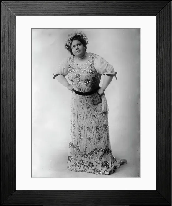 Framed Print : Mrs. Stuart Robson, 1910. Creator: Bain News Service Framed Print : Mrs. Stuart Robson, 1910. Creator: Bain News Service