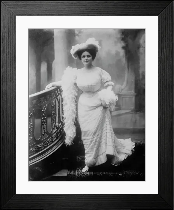 Framed Print : Anita Owen, 1910. Creator: Bain News Service Framed Print : Anita Owen, 1910. Creator: Bain News Service