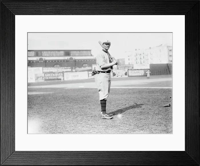 Framed Print : Owen Wilson, Pittsburgh, NL (baseball), 1911. Creator: Bain News Service Framed Print : Owen Wilson, Pittsburgh, NL (baseball), 1911. Creator: Bain News Service