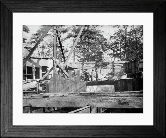 Framed Print : Scene of explosion - Central Park, between c1910 and c1915. Creator: Bain News Service Framed Print : Scene of explosion - Central Park, between c1910 and c1915. Creator: Bain News Service