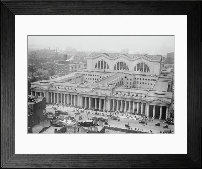 Framed Print : Penn. R.R. Station from Gimbel shop N.Y. between c1910 and c1915. Creator: Bain News Service Framed Print : Penn. R.R. Station from Gimbel shop N.Y. between c1910 and c1915. Creator: Bain News Service