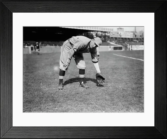 Framed Print : Sherry Magee, Philadelphia, NL (baseball), 1910. Creator: Bain News Service Framed Print : Sherry Magee, Philadelphia, NL (baseball), 1910. Creator: Bain News Service