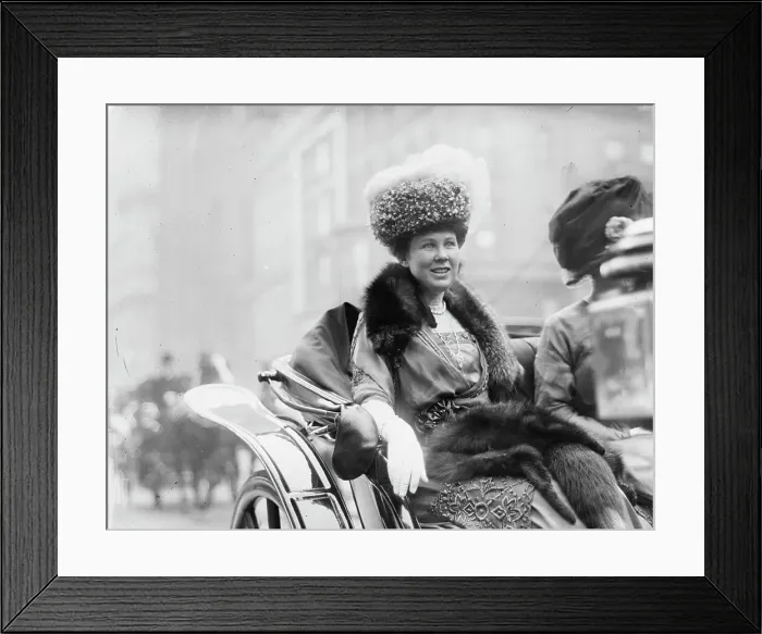 Framed Print : Mrs. W.G. Loew, between c1910 and c1915. Creator: Bain News Service Framed Print : Mrs. W.G. Loew, between c1910 and c1915. Creator: Bain News Service