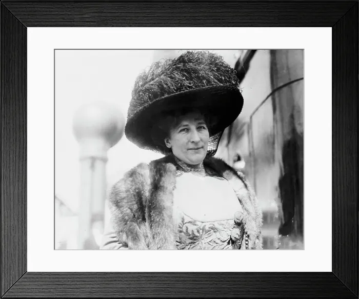Framed Print : Johanna Gadski, 1913. Creator: Bain News Service Framed Print : Johanna Gadski, 1913. Creator: Bain News Service