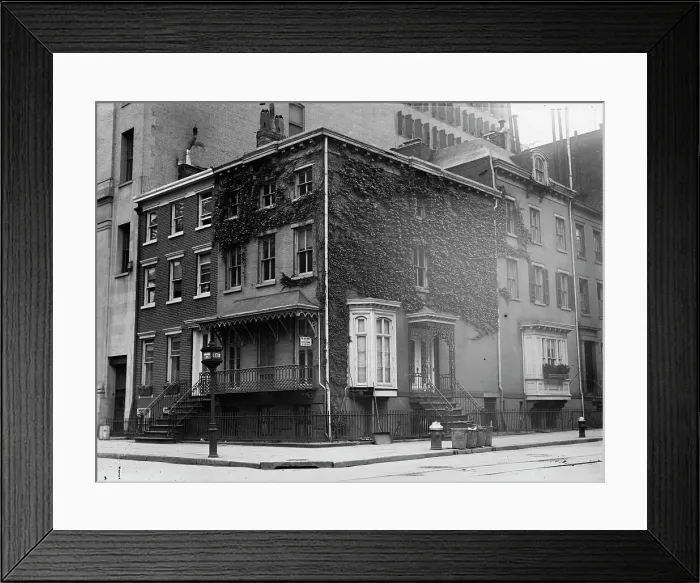 Framed Print : Irving House, N.Y. 1911. Creator: Bain News Service Framed Print : Irving House, N.Y. 1911. Creator: Bain News Service