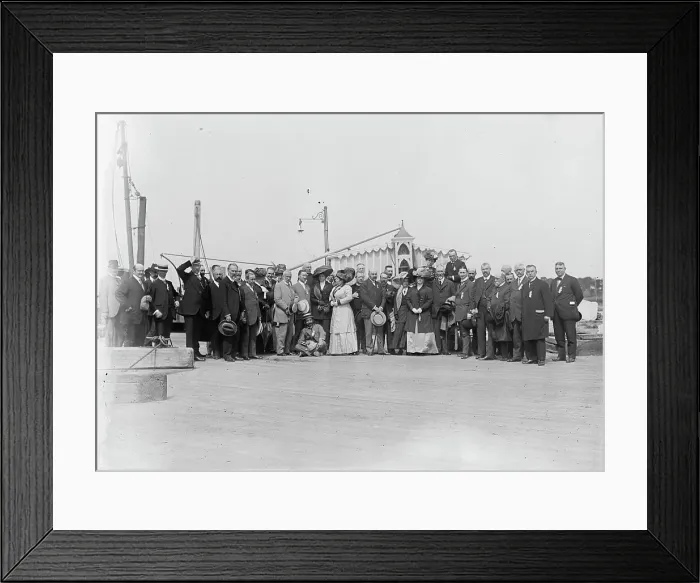 Framed Print : Delegates to the Prison Congress, 1910. Creator: Bain News Service Framed Print : Delegates to the Prison Congress, 1910. Creator: Bain News Service