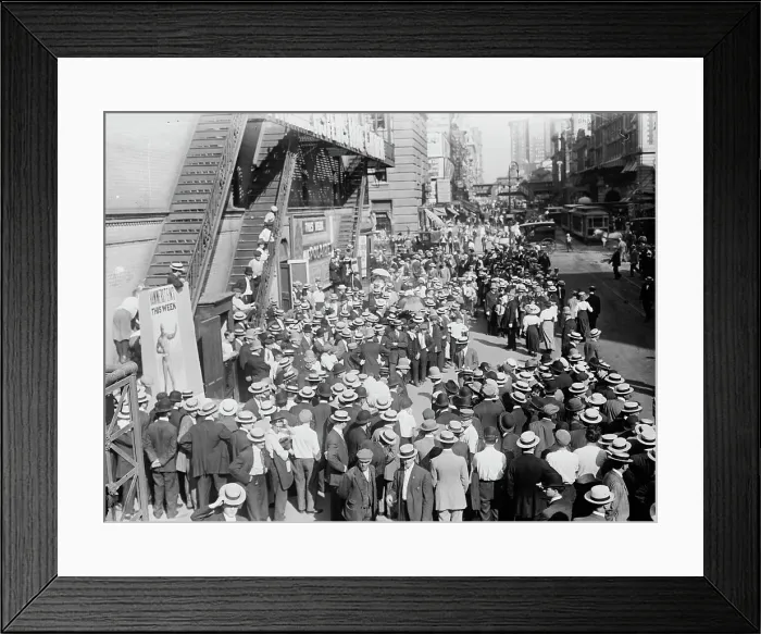 Framed Print : Crowds waiting for Johnson in N.Y. between c1910 and c1915. Creator: Bain News Service Framed Print : Crowds waiting for Johnson in N.Y. between c1910 and c1915. Creator: Bain News Service
