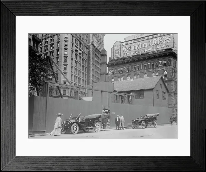 Framed Print : Aqueduct shaft, Broadway, between c1910 and c1915. Creator: Bain News Service Framed Print : Aqueduct shaft, Broadway, between c1910 and c1915. Creator: Bain News Service