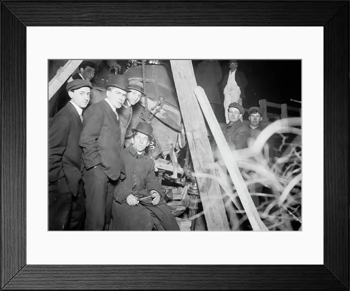 Framed Print : Wrecked city auto in Central Park, between c1910 and c1915. Creator: Bain News Service Framed Print : Wrecked city auto in Central Park, between c1910 and c1915. Creator: Bain News Service