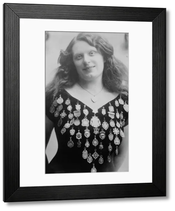 Framed Print : Lily Smith, between c1910 and c1915. Creator: Bain News Service Framed Print : Lily Smith, between c1910 and c1915. Creator: Bain News Service