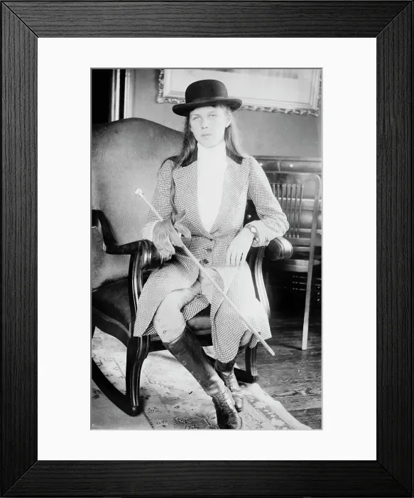 Framed Print : Helen Preece, between c1910 and c1915. Creator: Bain News Service Framed Print : Helen Preece, between c1910 and c1915. Creator: Bain News Service