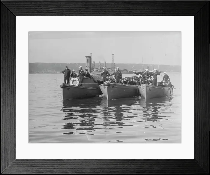 Framed Print : Sailors on shore leave from SOUTH CAROLINA, between c1910 and c1915. Creator: Bain News Service Framed Print : Sailors on shore leave from SOUTH CAROLINA, between c1910 and c1915. Creator: Bain News Service