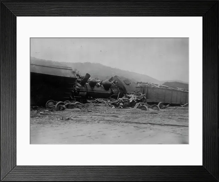 Framed Print : RR train caught in flood, Austin, between c1910 and c1915. Creator: Bain News Service Framed Print : RR train caught in flood, Austin, between c1910 and c1915. Creator: Bain News Service