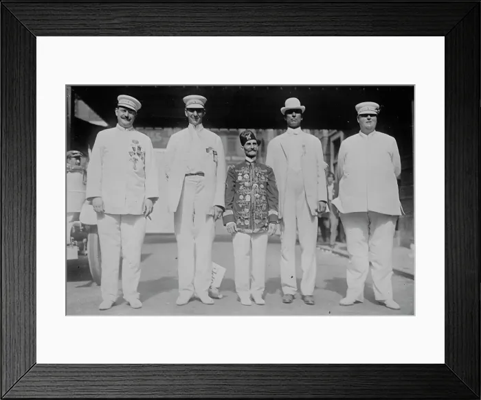 Framed Print : Biggest 4 Shriners at Rochester (end to end they are 26 ft. 1 in.), between c1910 and c1915. Creator: Bain News Service Framed Print : Biggest 4 Shriners at Rochester (end to end they are 26 ft. 1 in.), between c1910 and c1915. Creator: Bain News Service