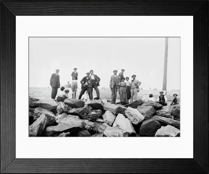 Framed Print : Quarantined on Hoffman Isl'd, between c1910 and c1915. Creator: Bain News Service Framed Print : Quarantined on Hoffman Isl'd, between c1910 and c1915. Creator: Bain News Service