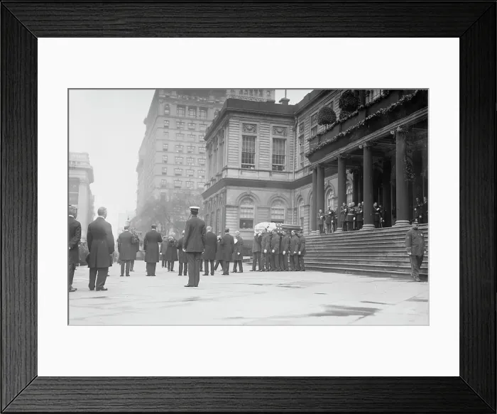 Framed Print : Gaynor fun'l [funeral] - City Hall, 1913. Creator: Bain News Service