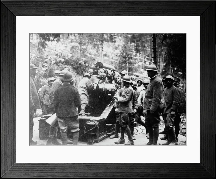 Framed Print : Italy -- Artillery, between c1915 and c1920. Creator: Bain News Service Framed Print : Italy -- Artillery, between c1915 and c1920. Creator: Bain News Service