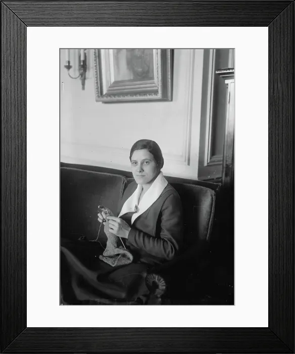 Framed Print : Elizabeth Gutman, between c1915 and c1920. Creator: Bain News Service Framed Print : Elizabeth Gutman, between c1915 and c1920. Creator: Bain News Service