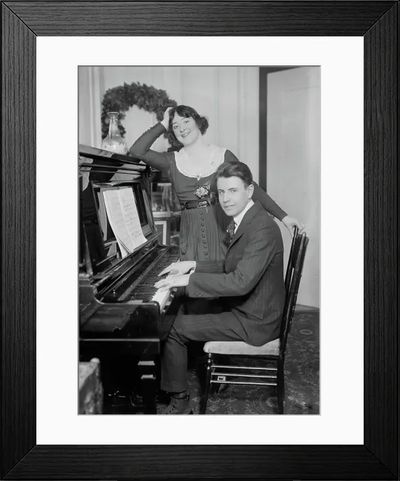 Framed Print : Anna Fitziu, between c1915 and c1920. Creator: Bain News Service Framed Print : Anna Fitziu, between c1915 and c1920. Creator: Bain News Service