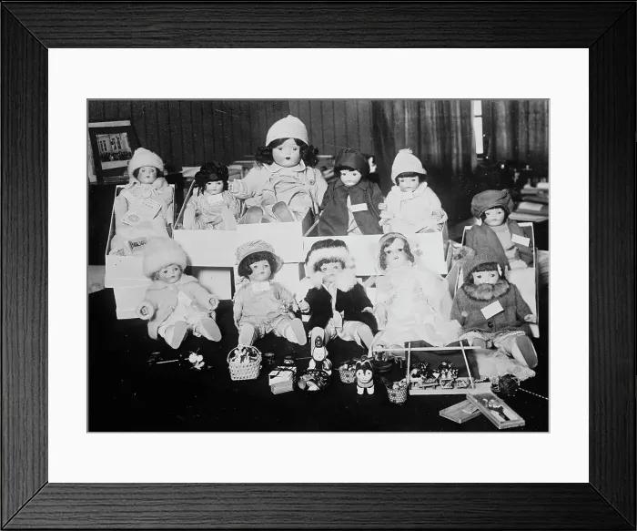 Framed Print : U.S. dolls for Japanese children, between c1915 and c1920. Creator: Bain News Service Framed Print : U.S. dolls for Japanese children, between c1915 and c1920. Creator: Bain News Service