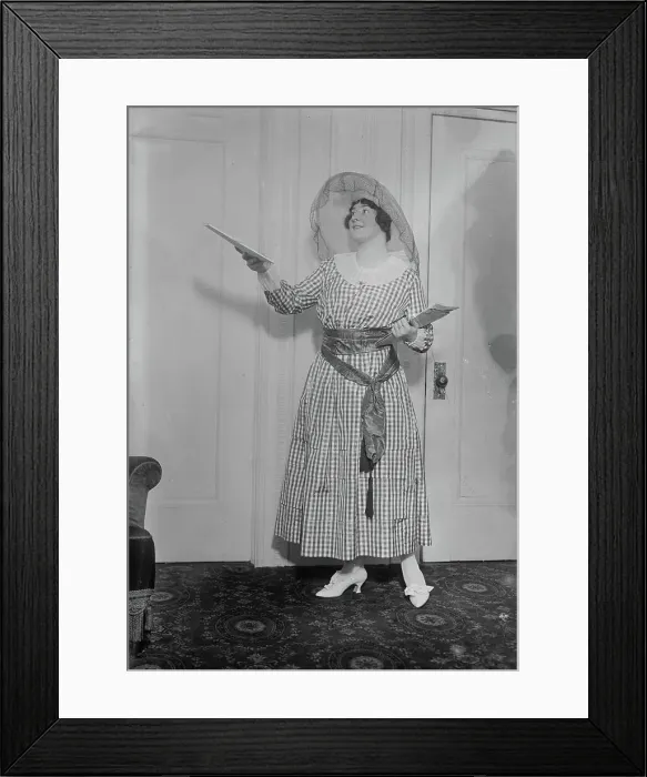 Framed Print : Anna Fitziu, between c1915 and c1920. Creator: Bain News Service Framed Print : Anna Fitziu, between c1915 and c1920. Creator: Bain News Service