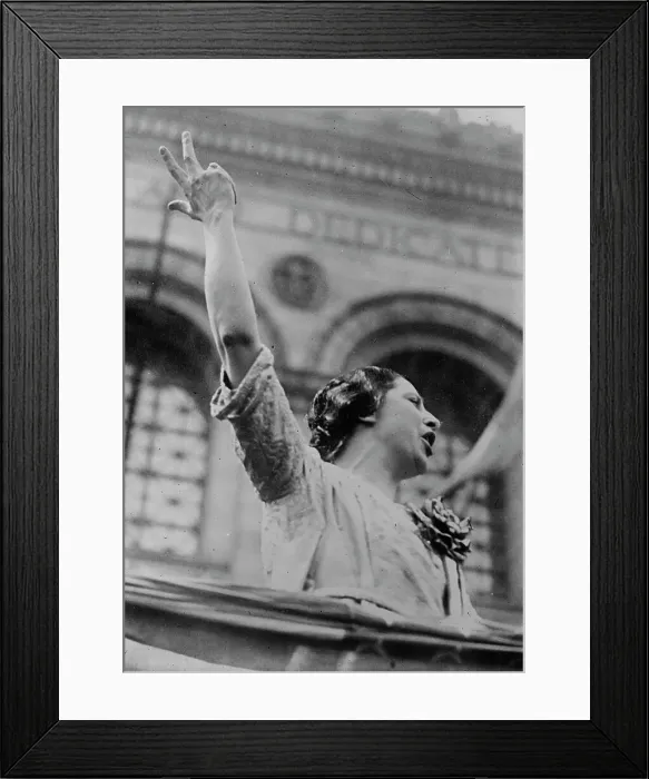 Framed Print : Geraldine Farrar, between c1915 and c1920. Creator: Bain News Service Framed Print : Geraldine Farrar, between c1915 and c1920. Creator: Bain News Service