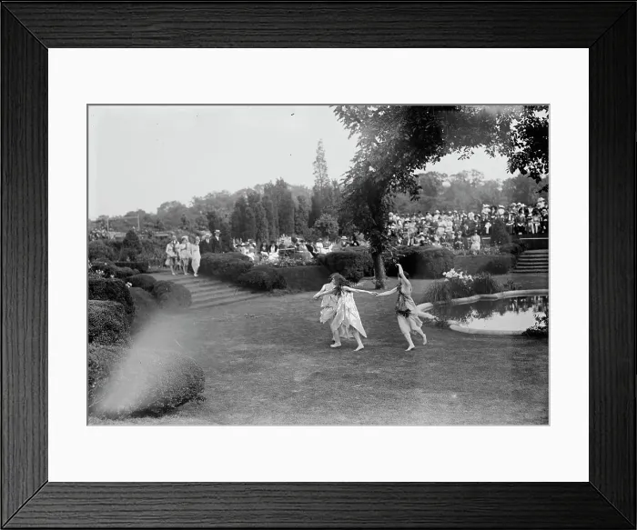 Framed Print : Duncan Dancers, 1918. Creator: Bain News Service Framed Print : Duncan Dancers, 1918. Creator: Bain News Service