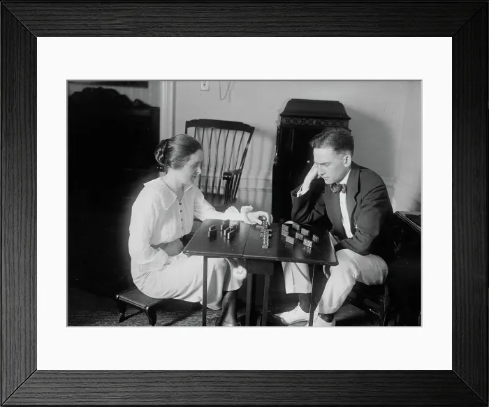 Framed Print : Elliott Shaw & wife, between c1915 and c1920. Creator: Bain News Service Framed Print : Elliott Shaw & wife, between c1915 and c1920. Creator: Bain News Service