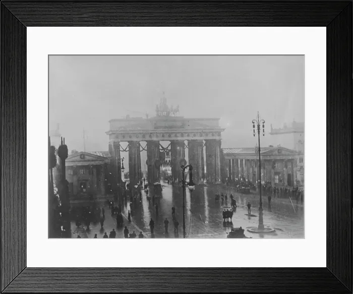 Framed Print : Berlin riots, Jan. 1919, 1919. Creator: Bain News Service Framed Print : Berlin riots, Jan. 1919, 1919. Creator: Bain News Service