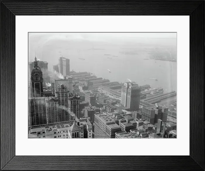 Framed Print : From Woolworth Bldg. between c1915 and c1920. Creator: Bain News Service Framed Print : From Woolworth Bldg. between c1915 and c1920. Creator: Bain News Service