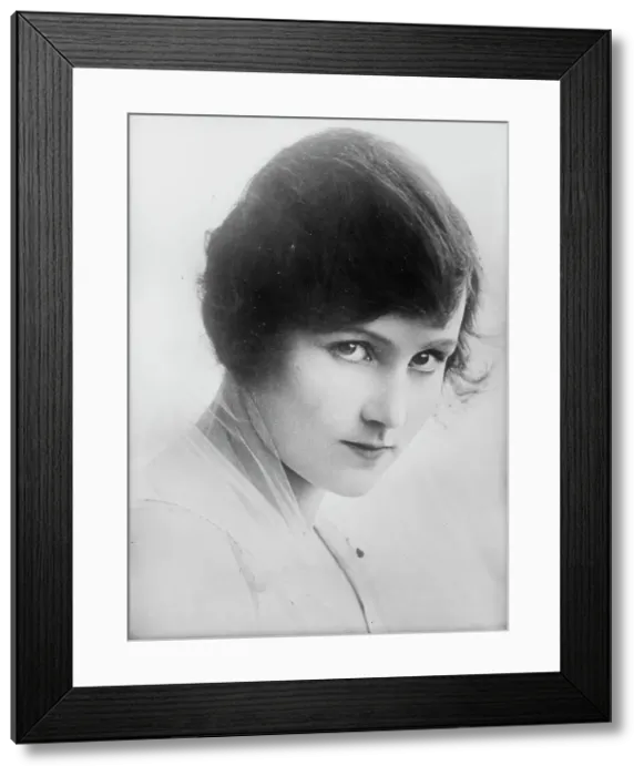 Framed Print : Fay Compton, between c1915 and c1920. Creator: Bain News Service Framed Print : Fay Compton, between c1915 and c1920. Creator: Bain News Service