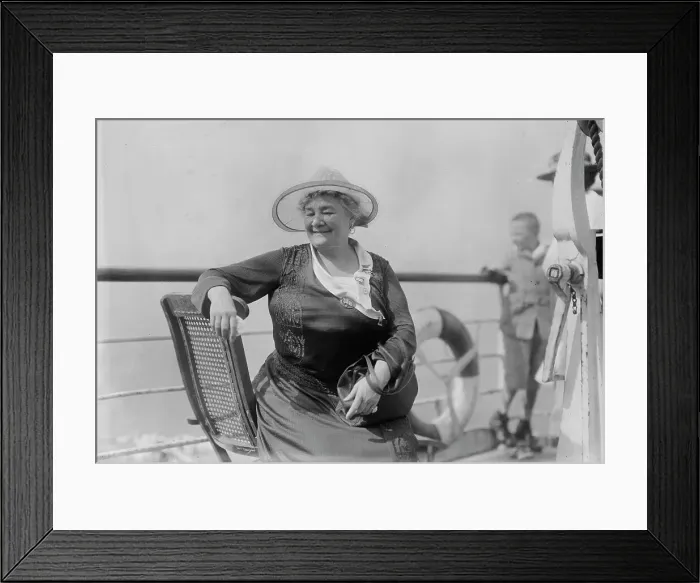 Framed Print : Ernestine Schumann Heink, 1919. Creator: Bain News Service Framed Print : Ernestine Schumann Heink, 1919. Creator: Bain News Service